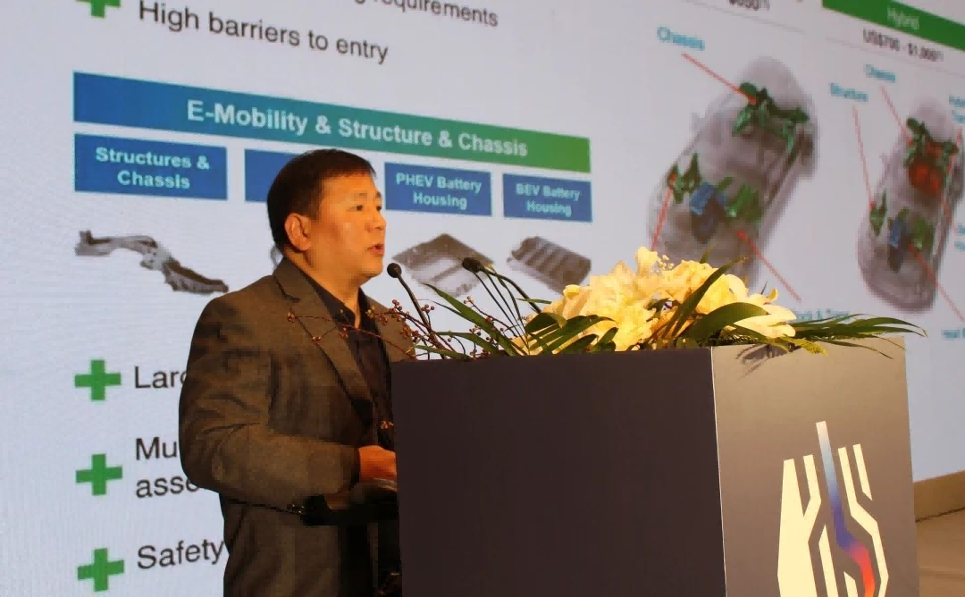 諾瑪科(南京)汽車零部件有限公司胡偉華先生以《MAGMASOFT®在GSPM缸蓋產(chǎn)品氣泡問(wèn)題上的成功應(yīng)用》為題作報(bào)告 諾瑪科(南京)汽車零部件有限公司胡偉華先生以《MAGMASOFT®在GSPM缸蓋產(chǎn)品氣泡問(wèn)題上的成功應(yīng)用》為題作報(bào)告